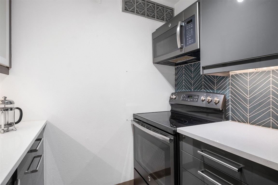 1601 Faro Drive 2003 , Austin, TX, 78741 | 6946909 | Realty Texas LLC