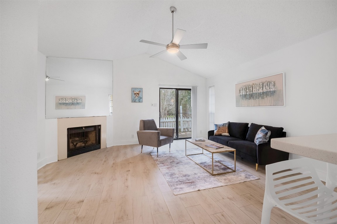 1601 Faro Drive 2003 , Austin, TX, 78741 | 6946909 | Realty Texas LLC