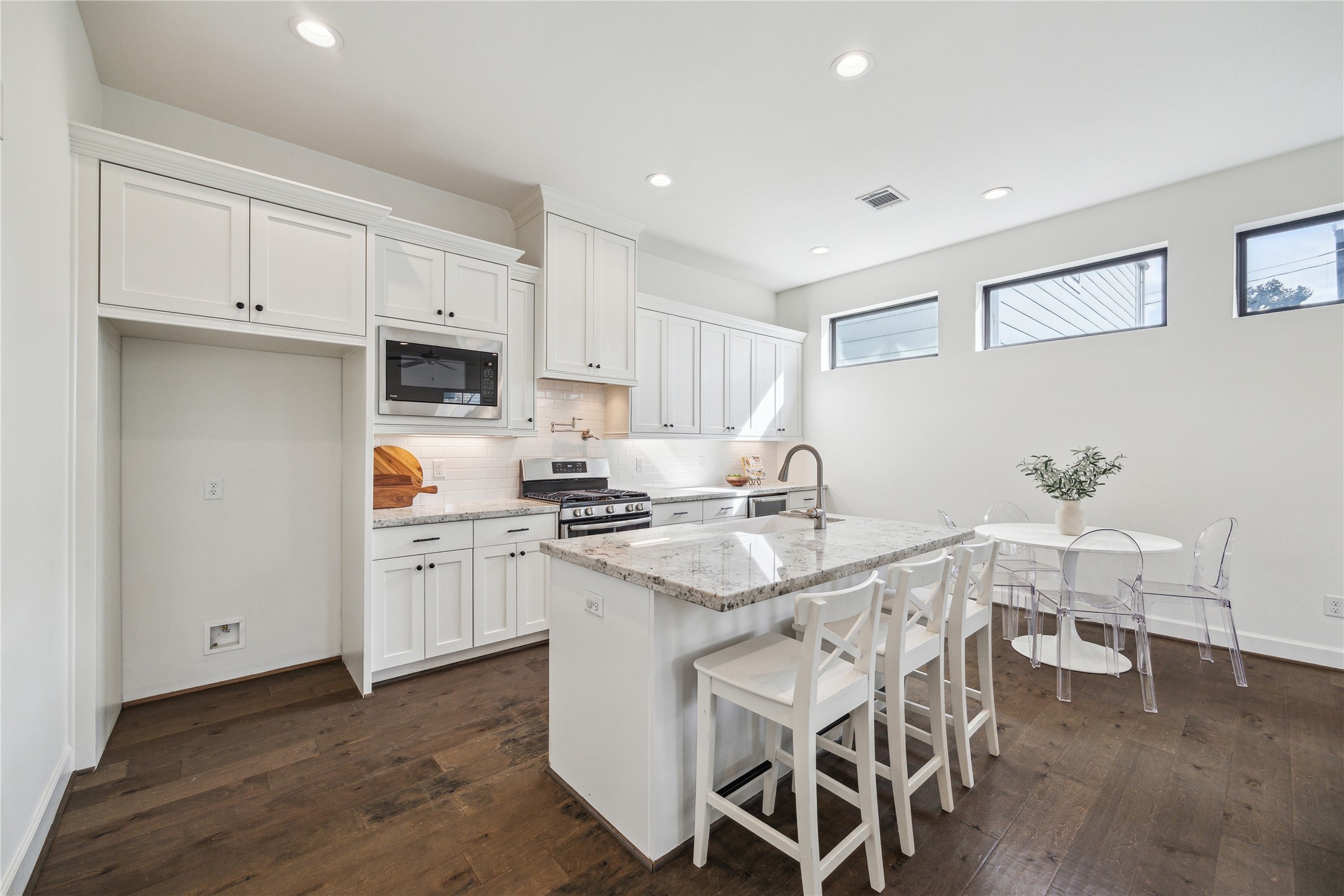 5903 Petty Street F , Houston, TX, 77007 | 49512366 | Realty Texas LLC