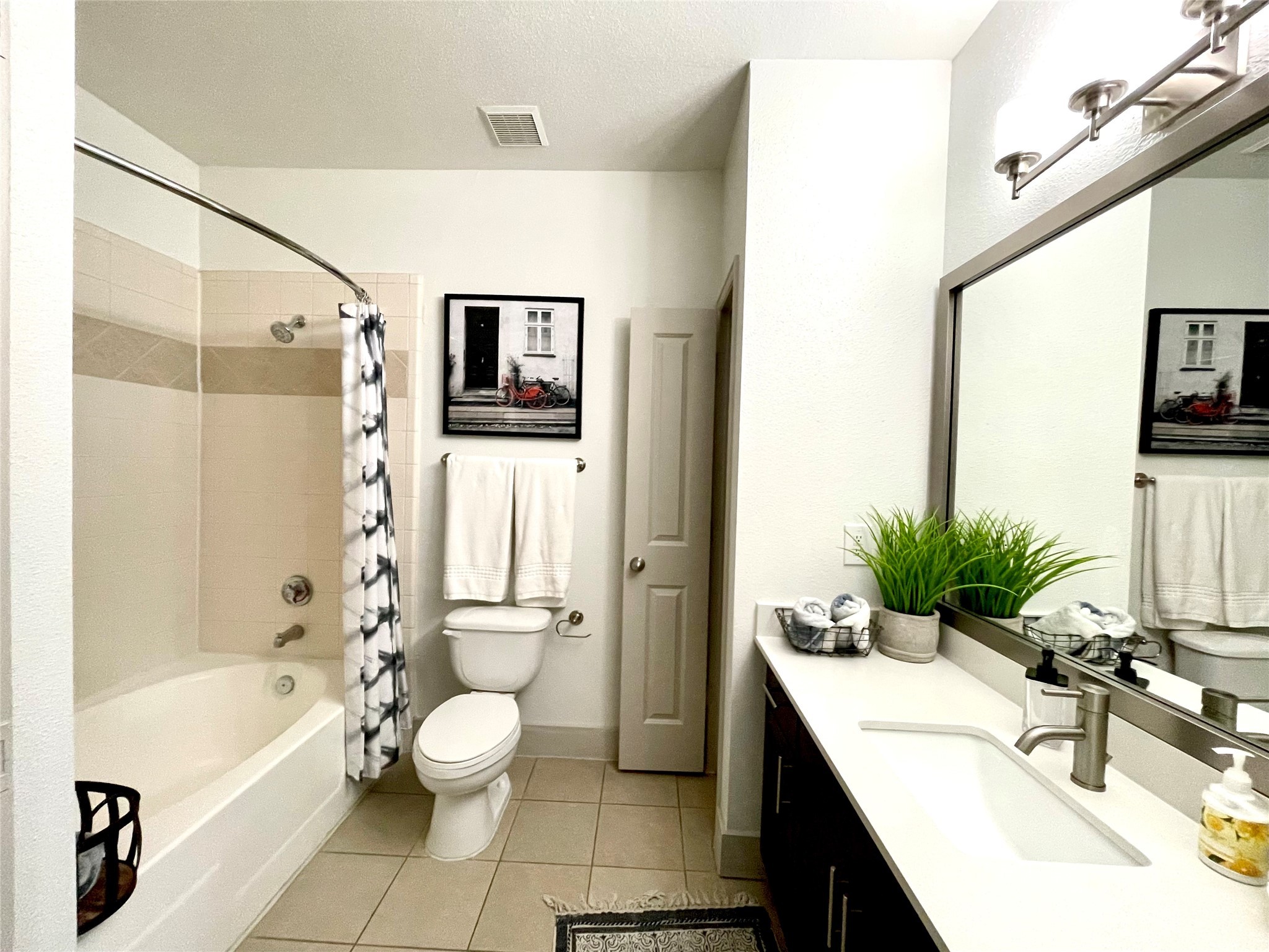 2222 Smith Street 427 , Houston, TX, 77002 | 71880947 | Realty Texas LLC