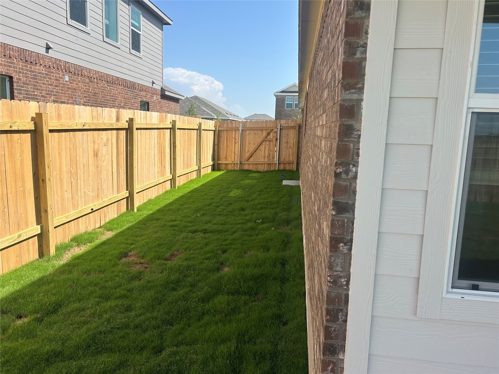 517 Vantage Drive , Hutto, TX, 78634 | 4295068 | Realty Texas LLC
