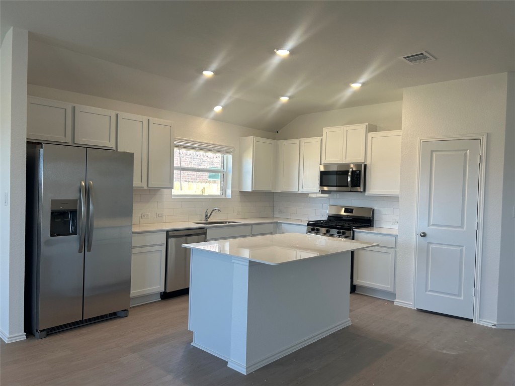 517 Vantage Drive , Hutto, TX, 78634 | 4295068 | Realty Texas LLC