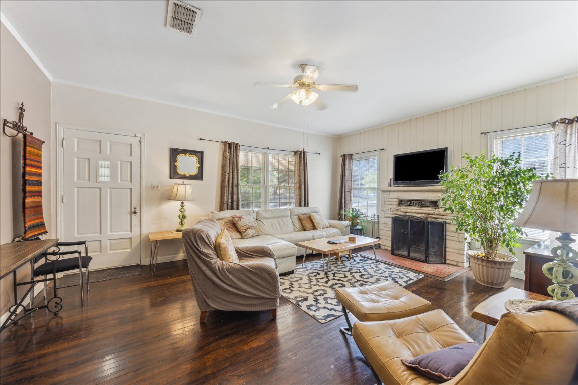 500 North Bluff Drive, Austin, TX, 78745 | 6670629 | Realty Texas LLC