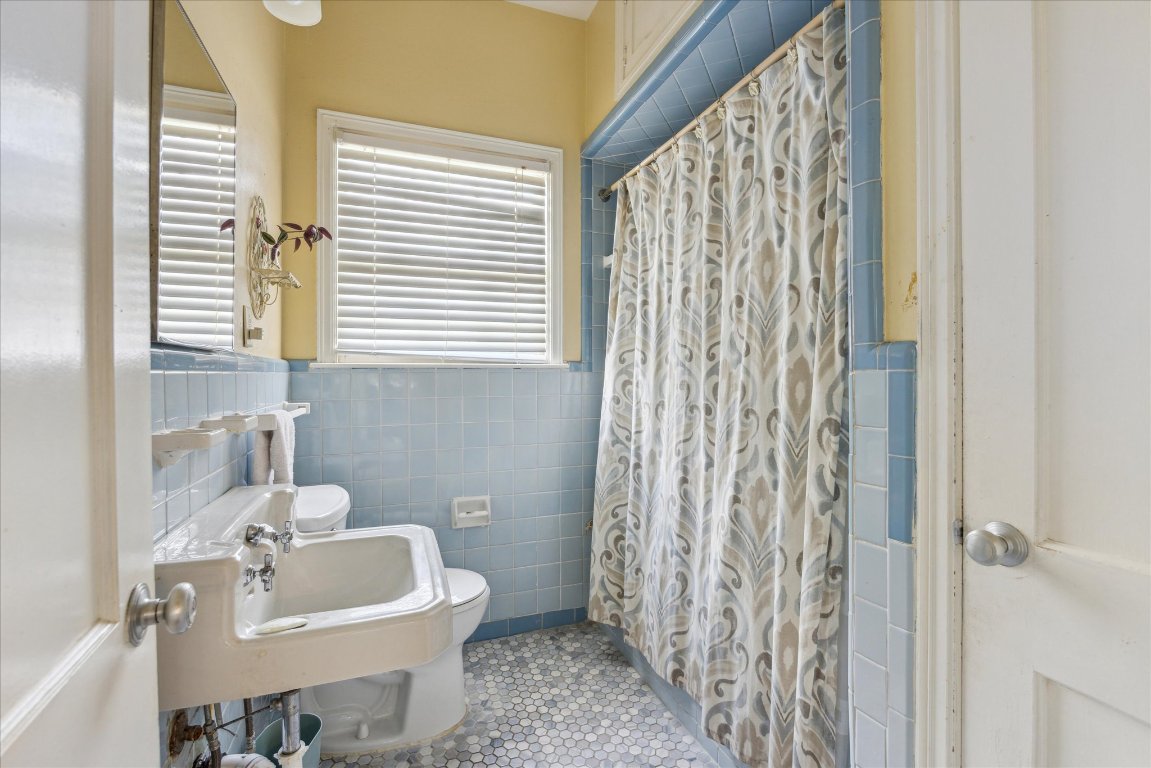 500 North Bluff Drive, Austin, TX, 78745 | 6670629 | Realty Texas LLC