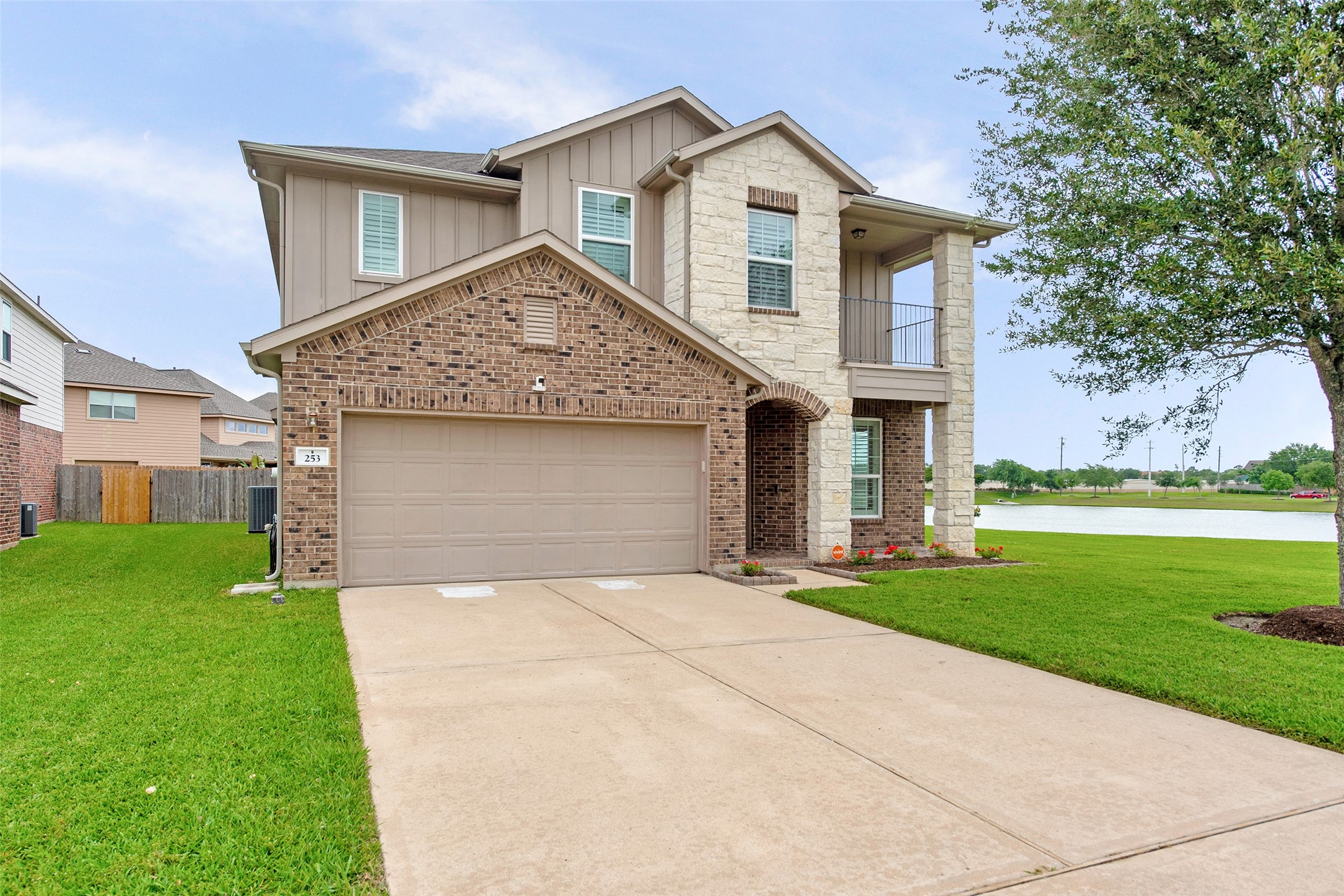 253 Westwood Drive , League City, TX, 77573 | 50709972 | Realty Texas LLC