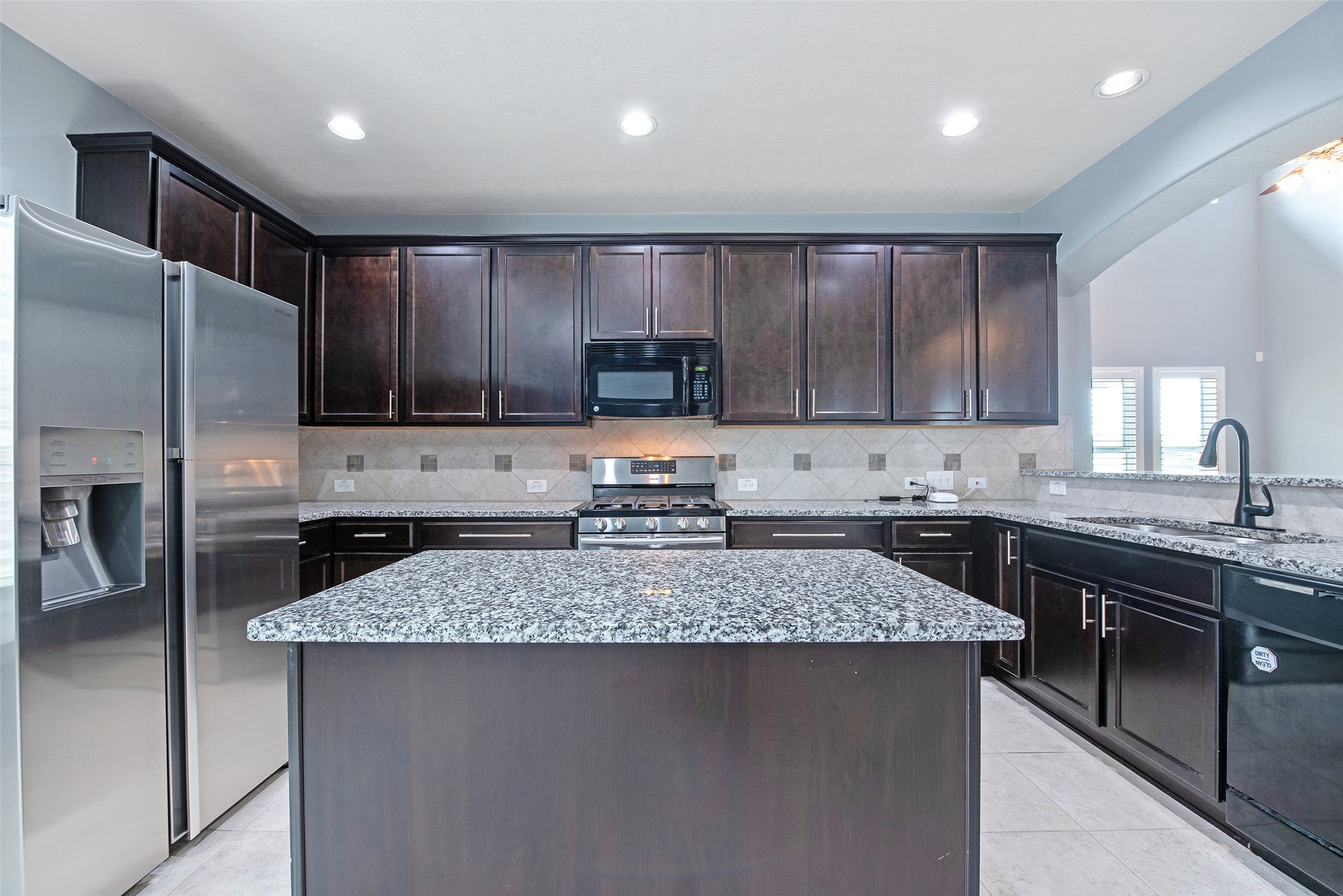 253 Westwood Drive , League City, TX, 77573 | 50709972 | Realty Texas LLC