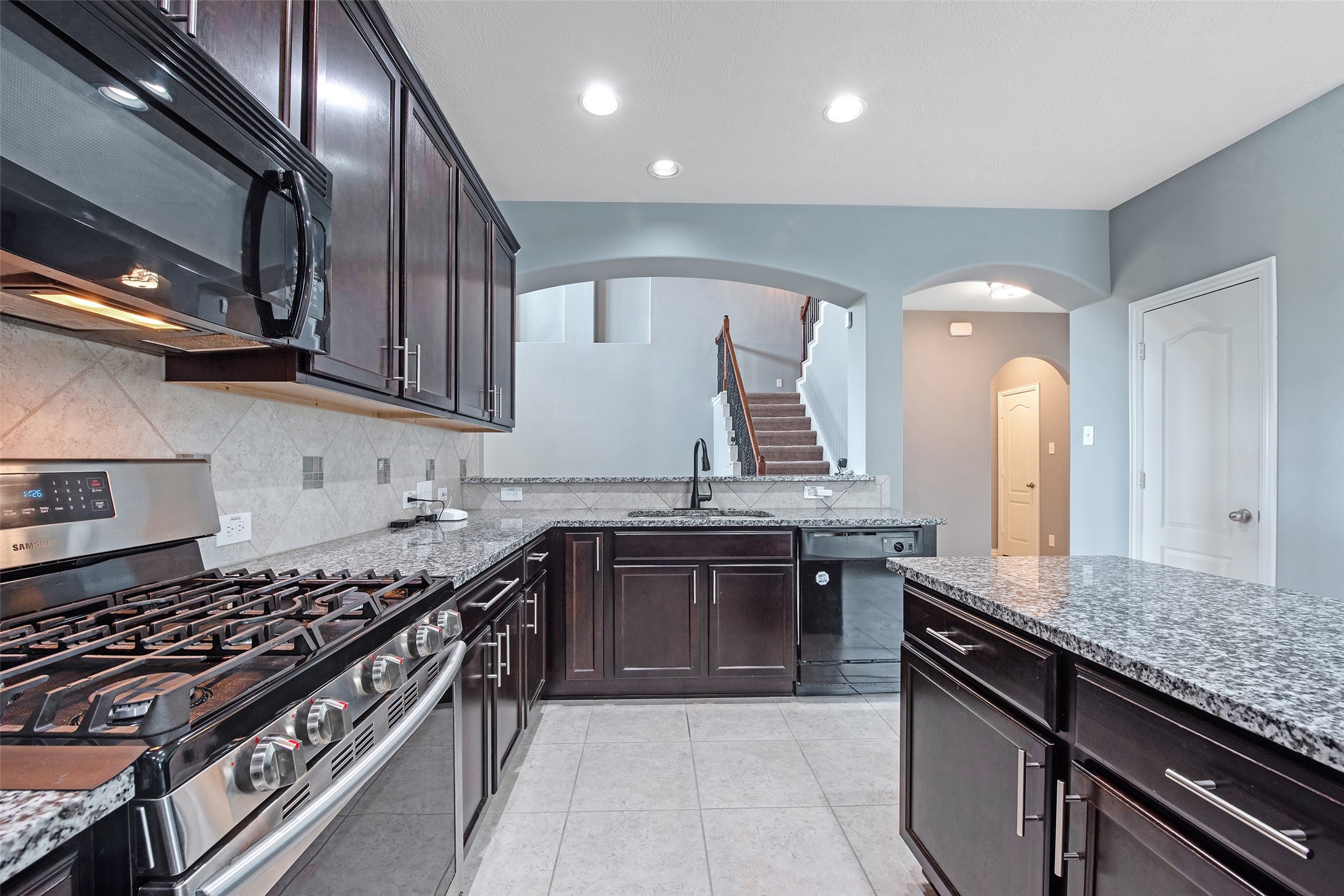 253 Westwood Drive , League City, TX, 77573 | 50709972 | Realty Texas LLC