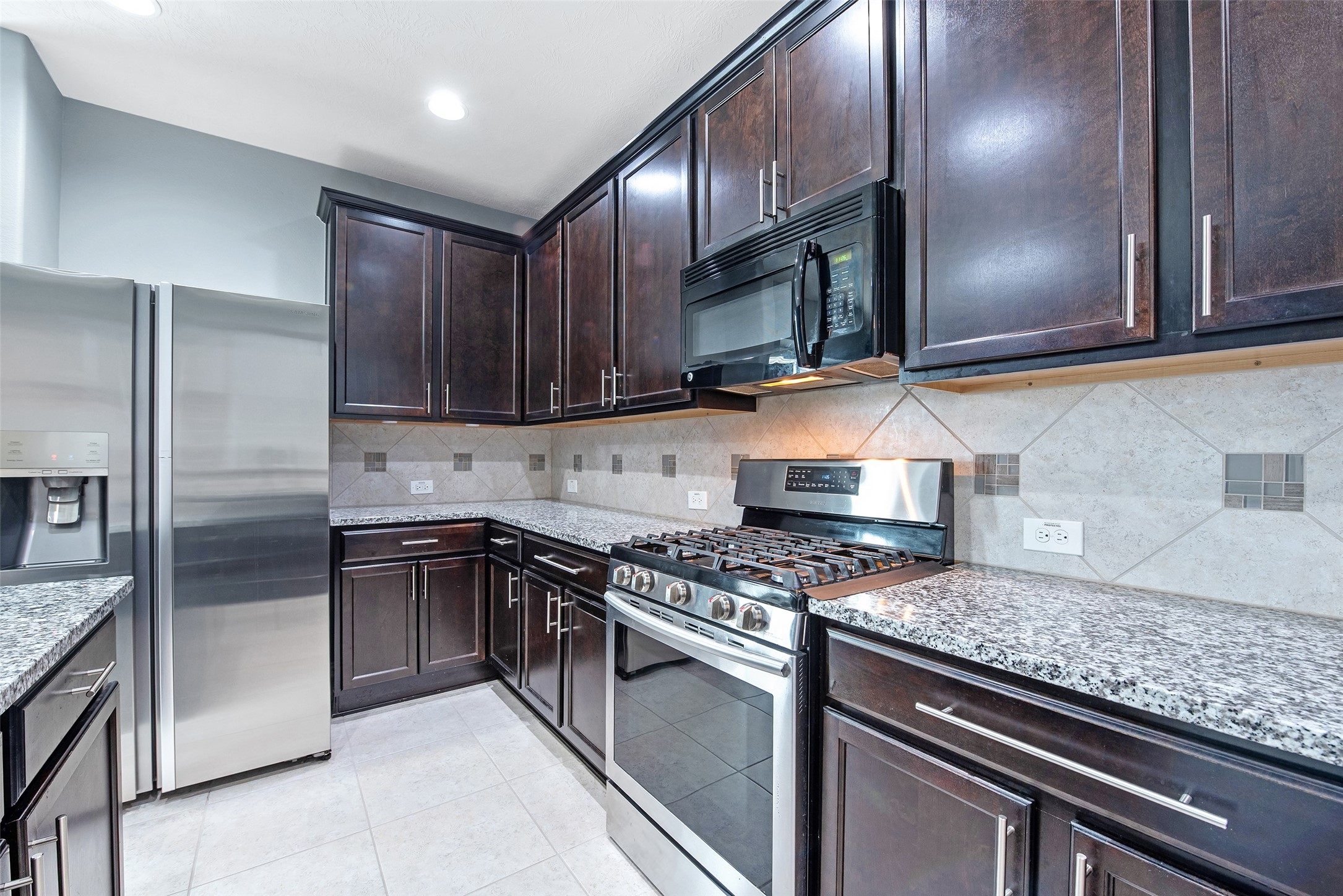 253 Westwood Drive , League City, TX, 77573 | 50709972 | Realty Texas LLC
