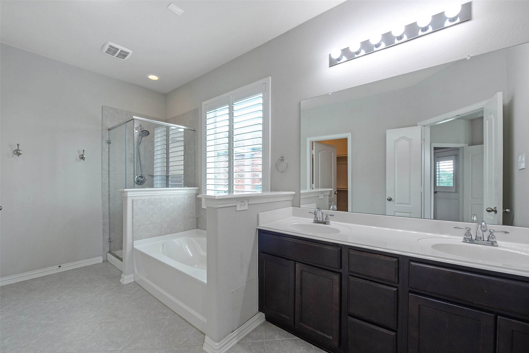 253 Westwood Drive , League City, TX, 77573 | 50709972 | Realty Texas LLC