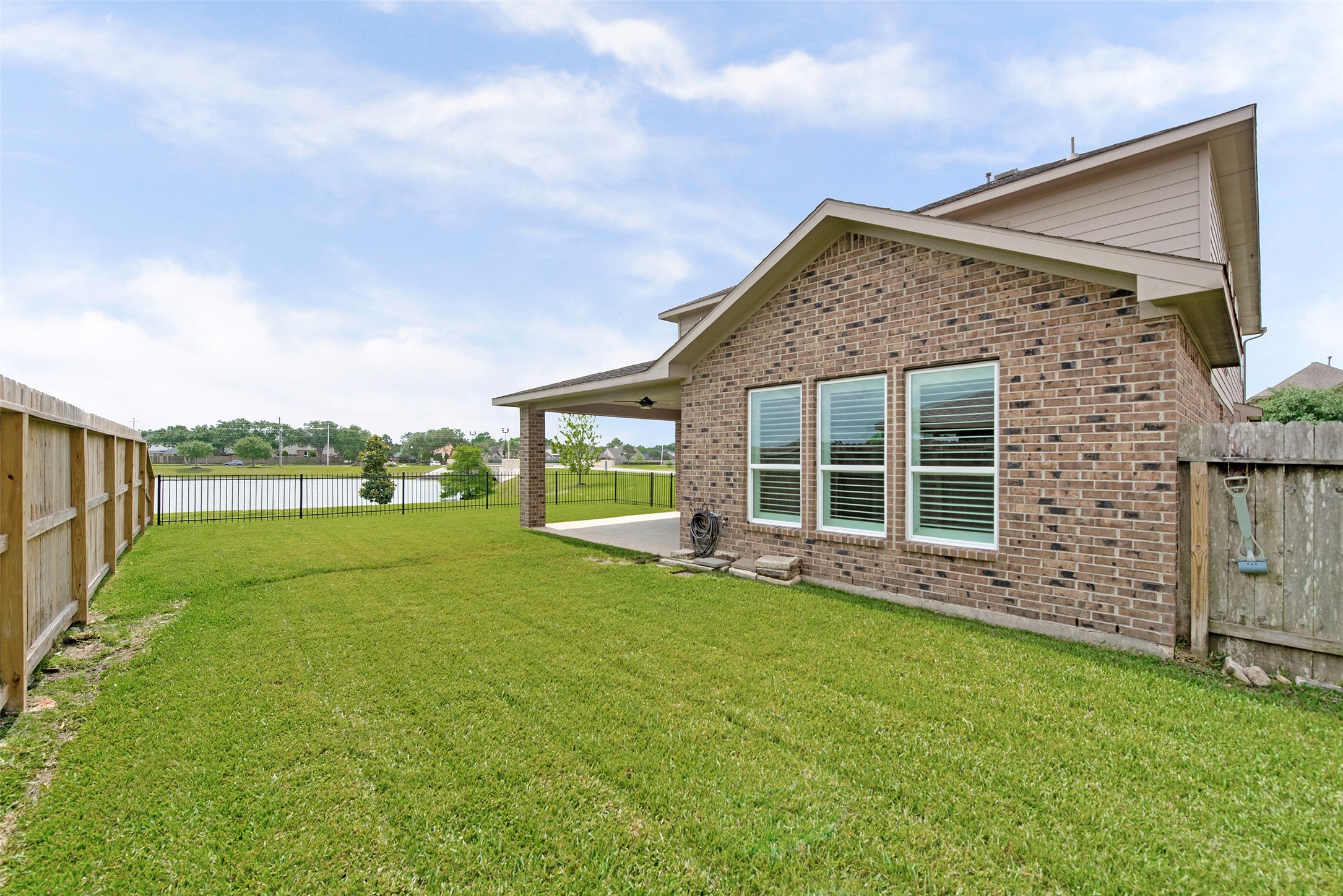 253 Westwood Drive , League City, TX, 77573 | 50709972 | Realty Texas LLC