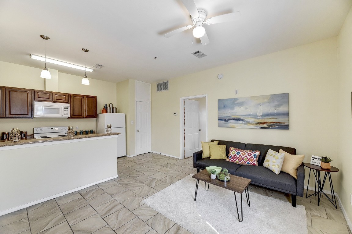 420 N Pleasant Valley Road 304 , Austin, TX, 78702 | 5553789 | Realty Texas LLC