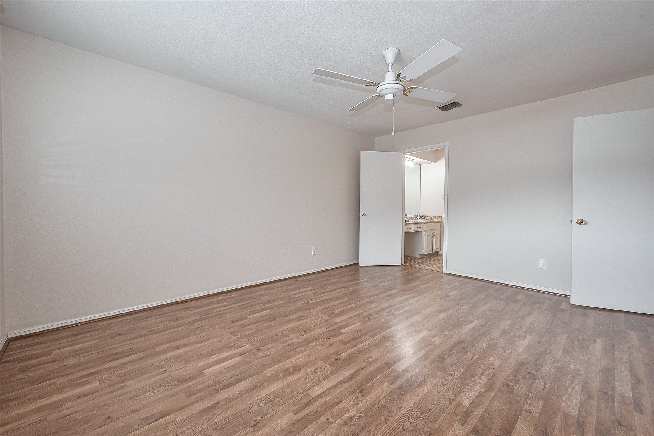 772 Thicket Lane , Houston, TX, 77079 | 94220673 | Realty Texas LLC