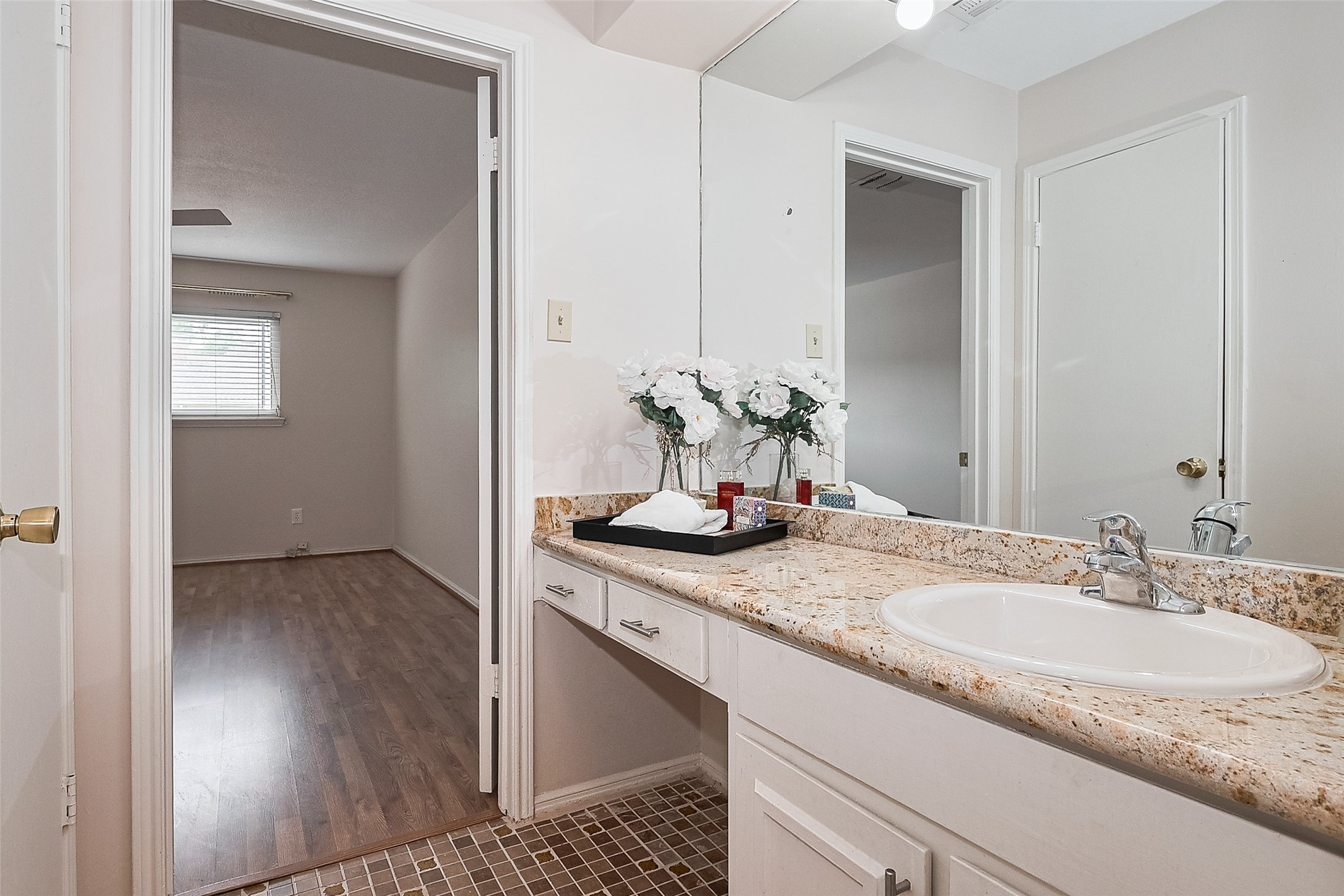 772 Thicket Lane , Houston, TX, 77079 | 94220673 | Realty Texas LLC