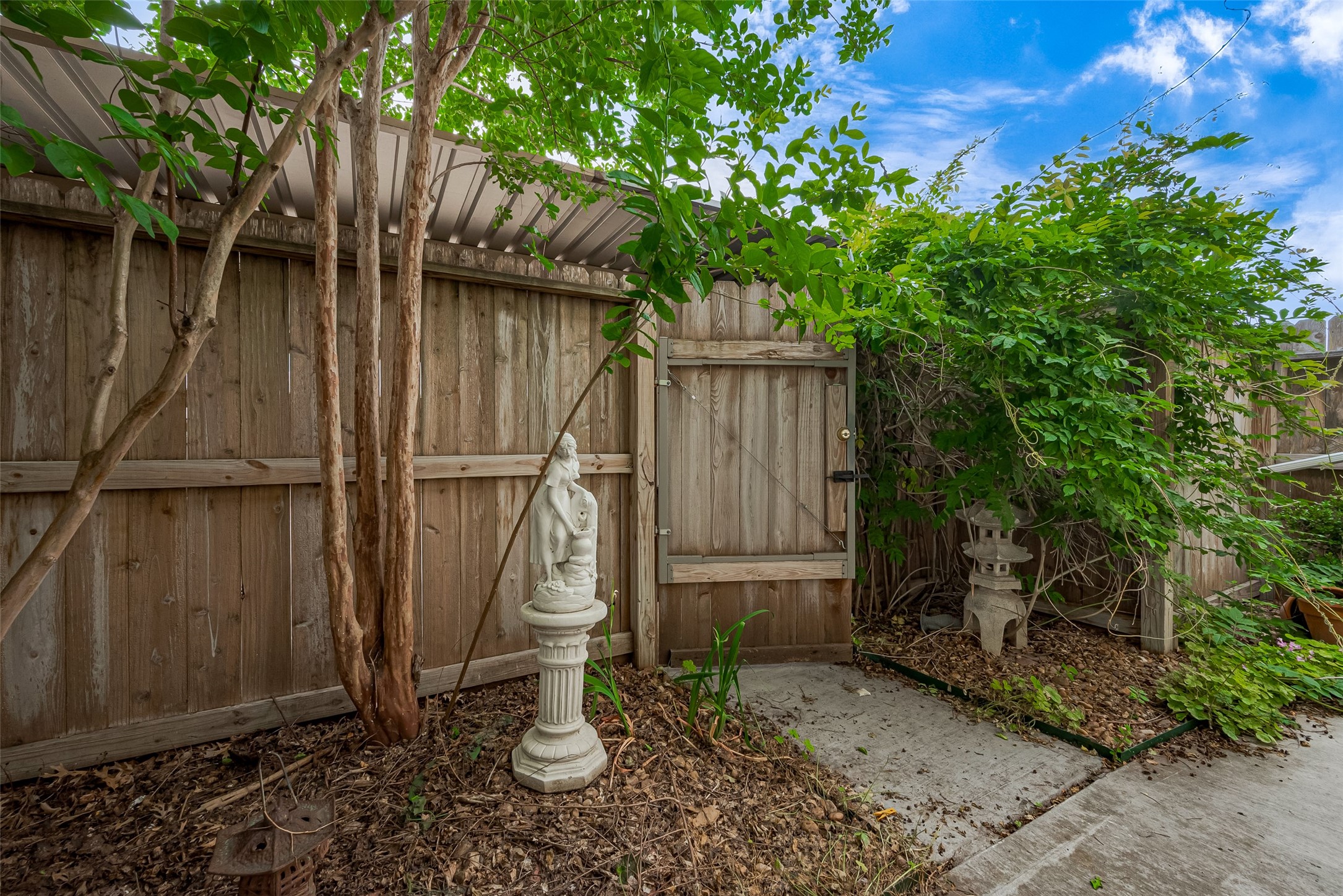 772 Thicket Lane , Houston, TX, 77079 | 94220673 | Realty Texas LLC