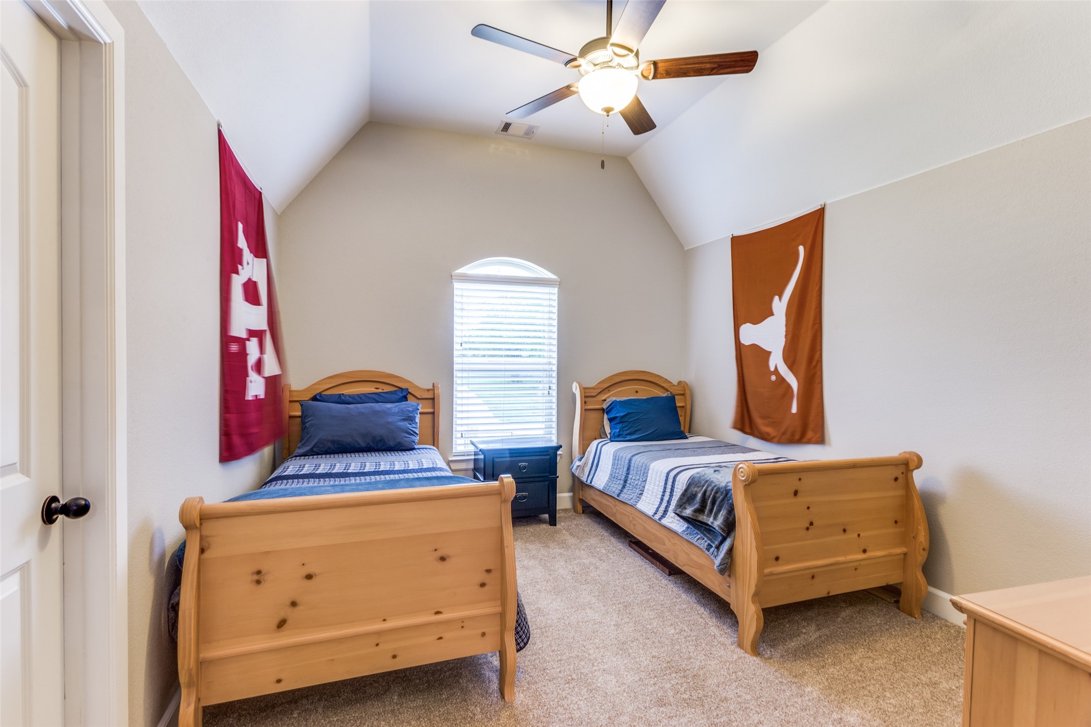 112 Falcon Crest Drive , Kennedale, TX, 76060 | 20914242 | Realty Texas LLC