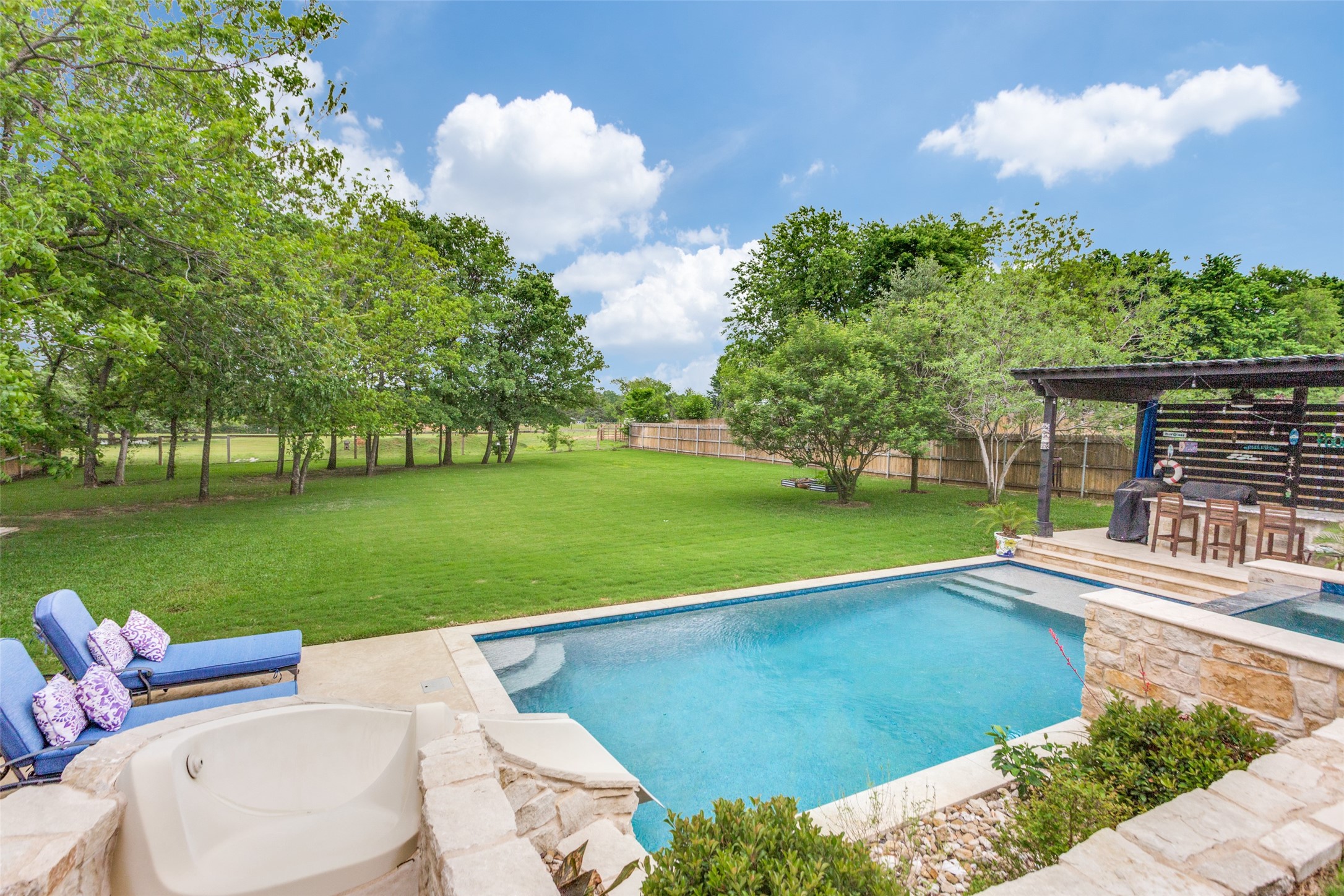 112 Falcon Crest Drive , Kennedale, TX, 76060 | 20914242 | Realty Texas LLC