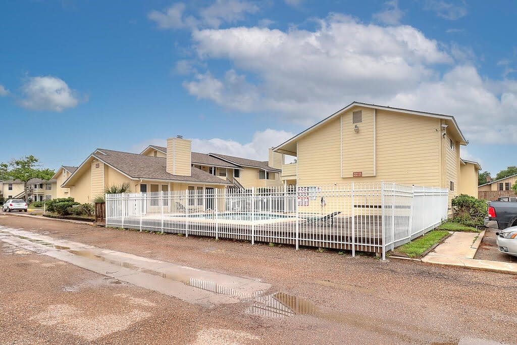1011 Ennis Joslin 234 , Corpus Christi, TX, 78412 | 458451 | Realty Texas LLC