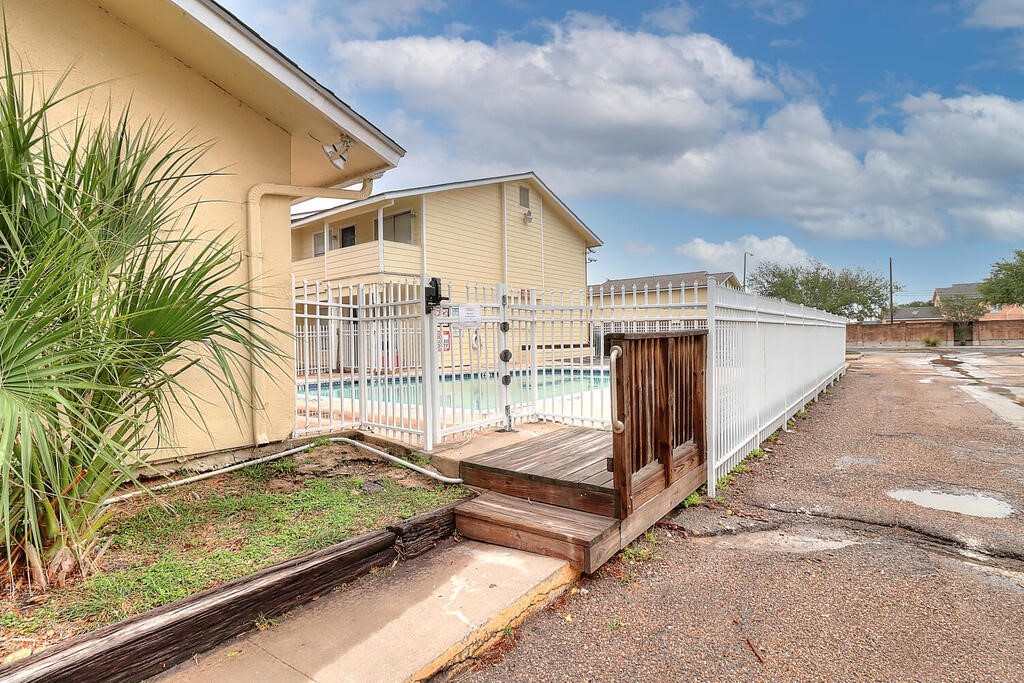 1011 Ennis Joslin 234 , Corpus Christi, TX, 78412 | 458451 | Realty Texas LLC