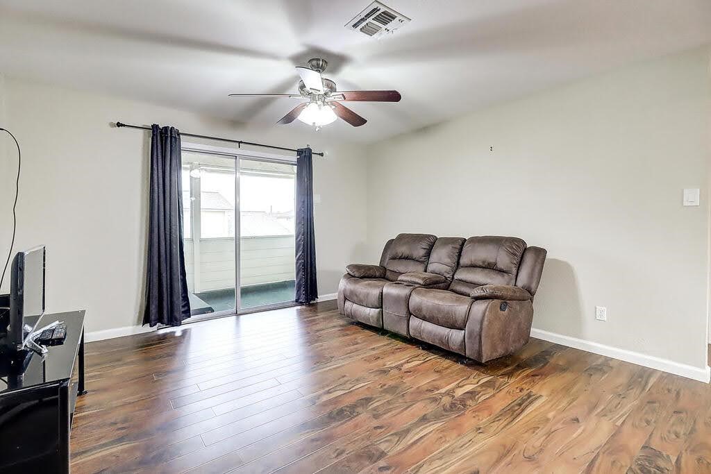 1011 Ennis Joslin 234 , Corpus Christi, TX, 78412 | 458451 | Realty Texas LLC
