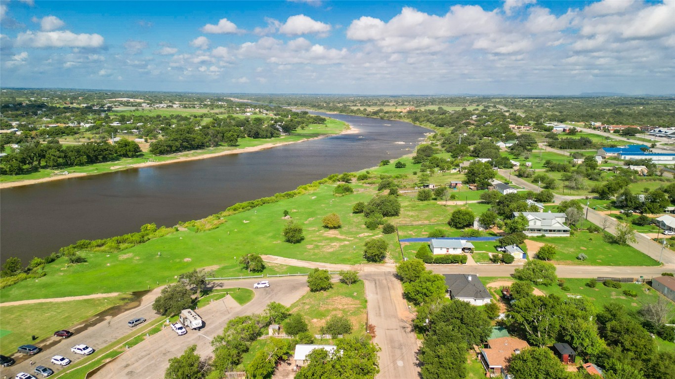 408 W Tarrant Street , Llano, TX, 78643 | 9867036 | Realty Texas LLC