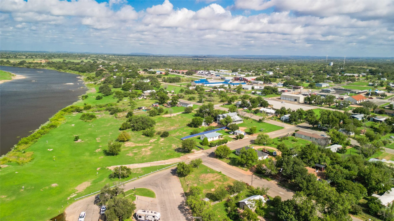408 W Tarrant Street , Llano, TX, 78643 | 9867036 | Realty Texas LLC