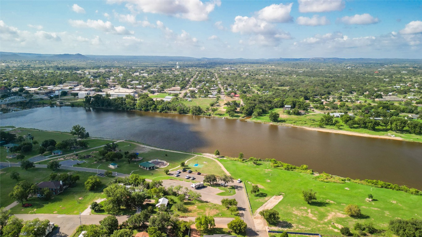 408 W Tarrant Street , Llano, TX, 78643 | 9867036 | Realty Texas LLC