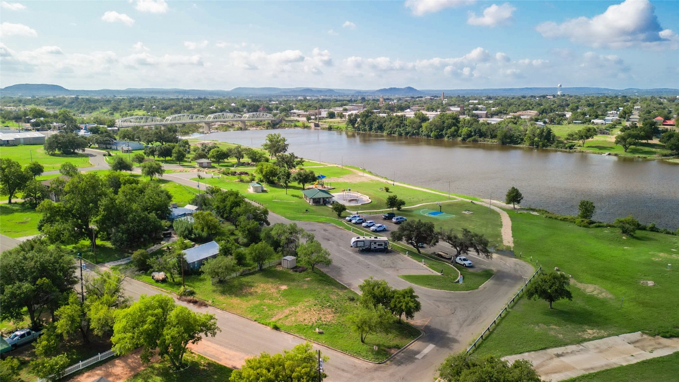 408 W Tarrant Street , Llano, TX, 78643 | 9867036 | Realty Texas LLC