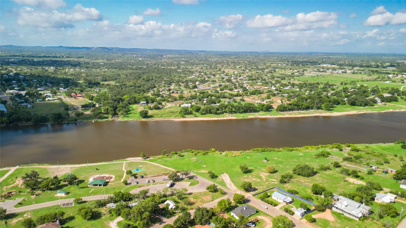 408 W Tarrant Street , Llano, TX, 78643 | 9867036 | Realty Texas LLC