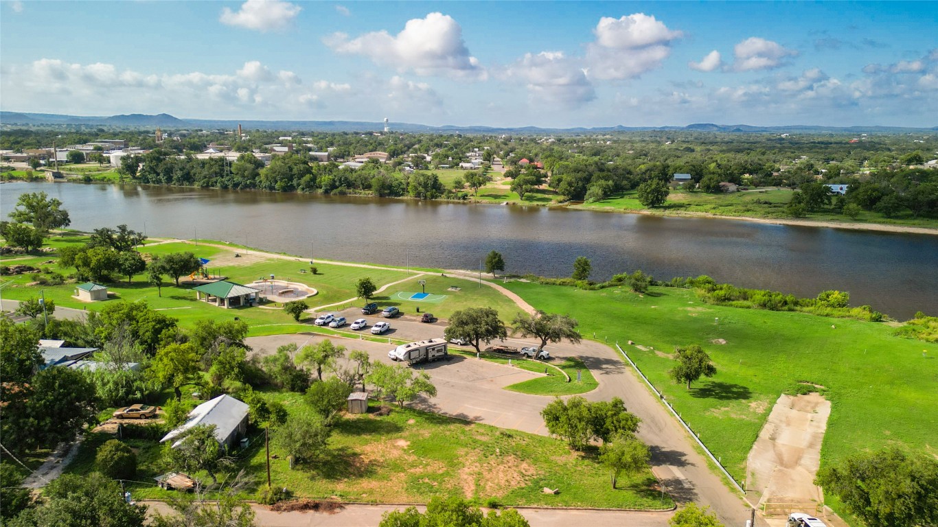 408 W Tarrant Street , Llano, TX, 78643 | 9867036 | Realty Texas LLC