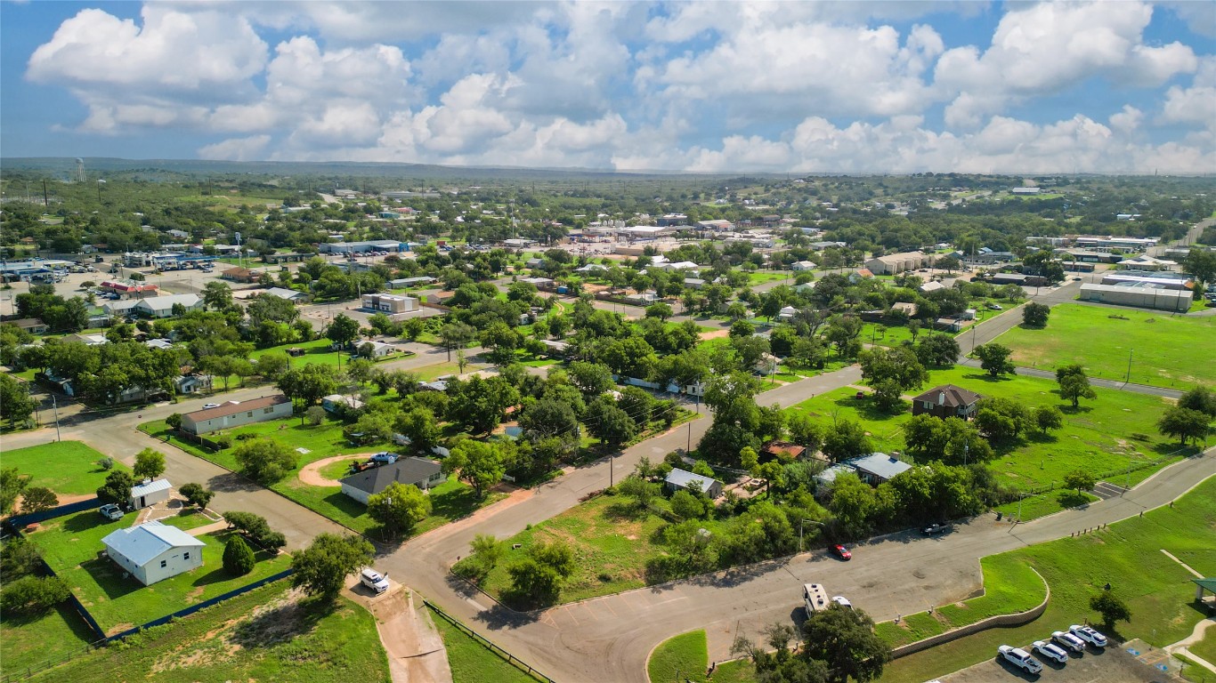 408 W Tarrant Street , Llano, TX, 78643 | 9867036 | Realty Texas LLC