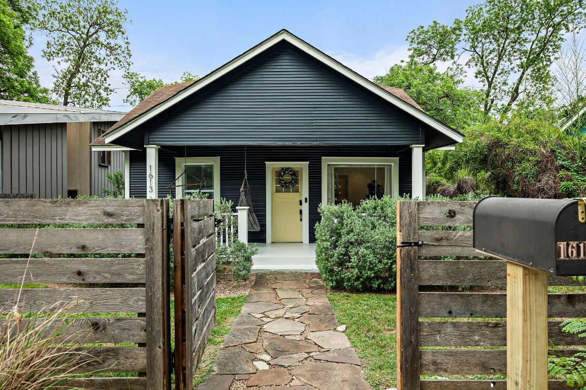 1613 Garden Street, Austin, TX, 78702 | 8323862 | Realty Texas LLC