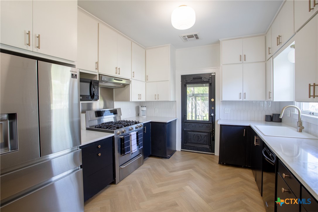 1403 N Glass Street , Victoria, TX, 77901 | 578476 | Realty Texas LLC