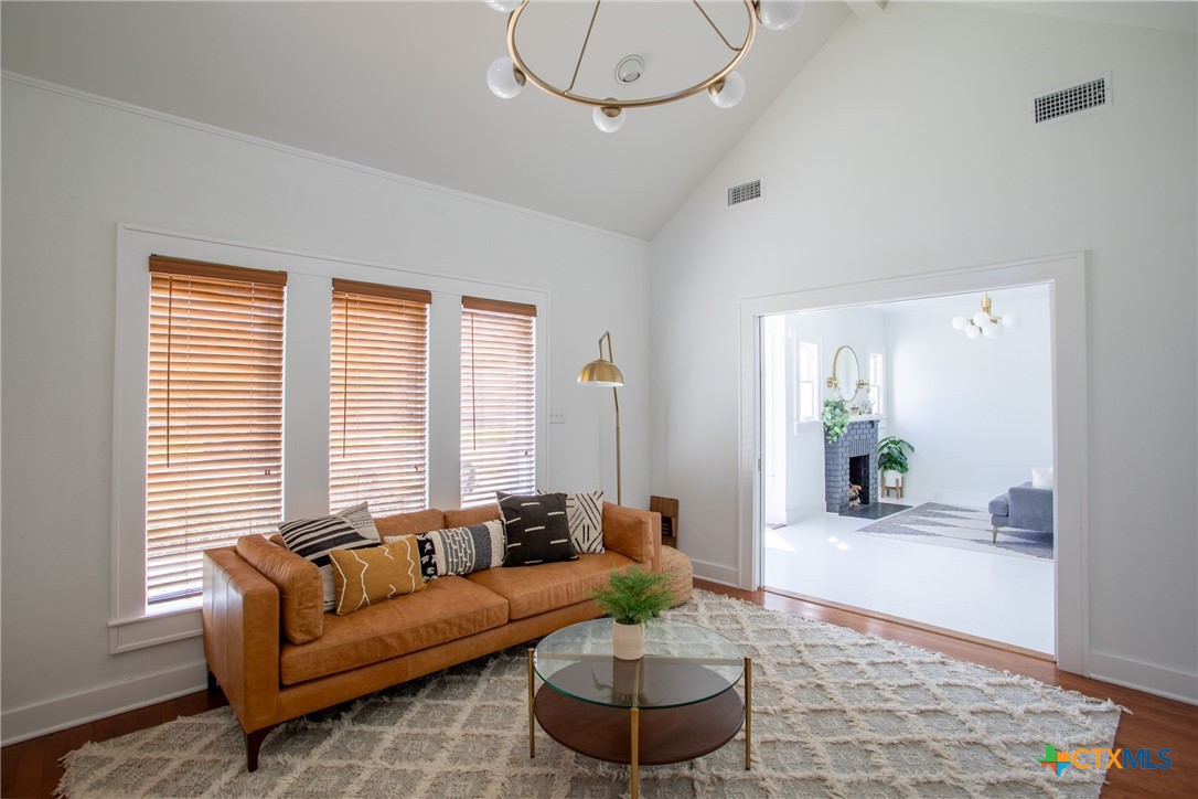 1403 N Glass Street , Victoria, TX, 77901 | 578476 | Realty Texas LLC