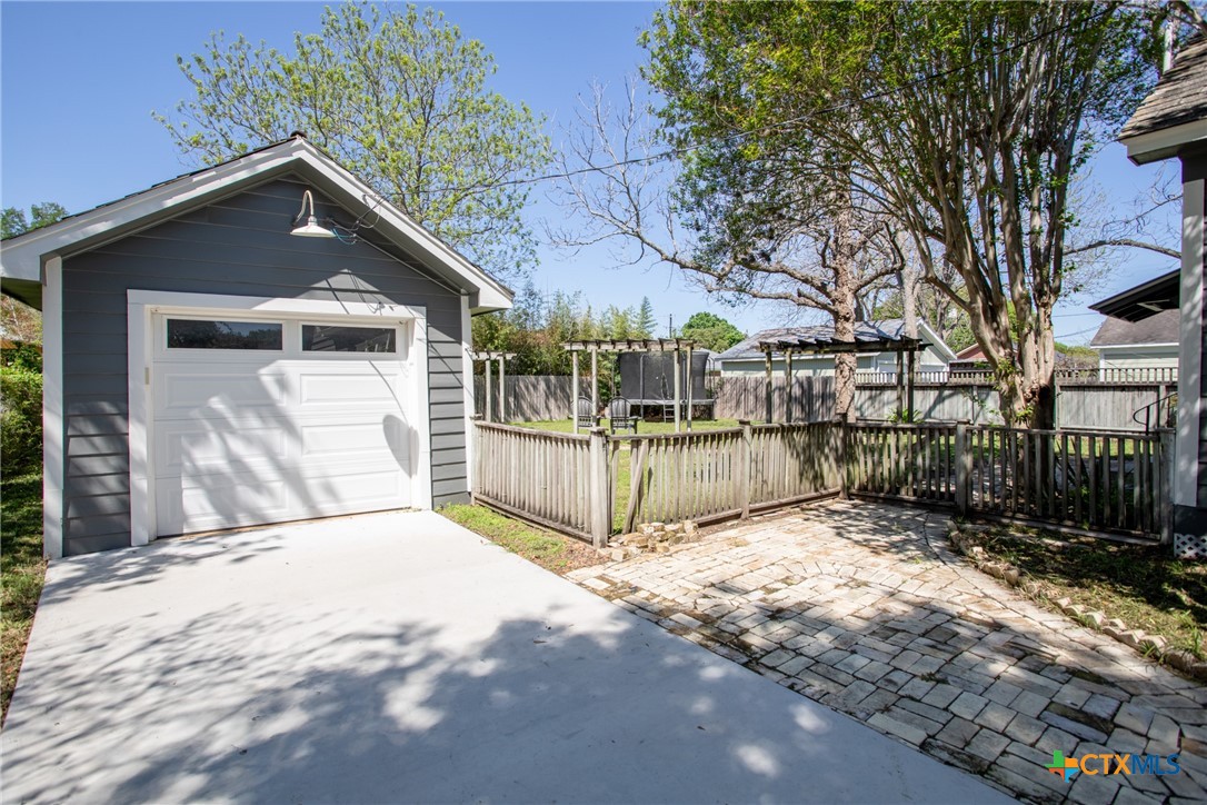 1403 N Glass Street , Victoria, TX, 77901 | 578476 | Realty Texas LLC
