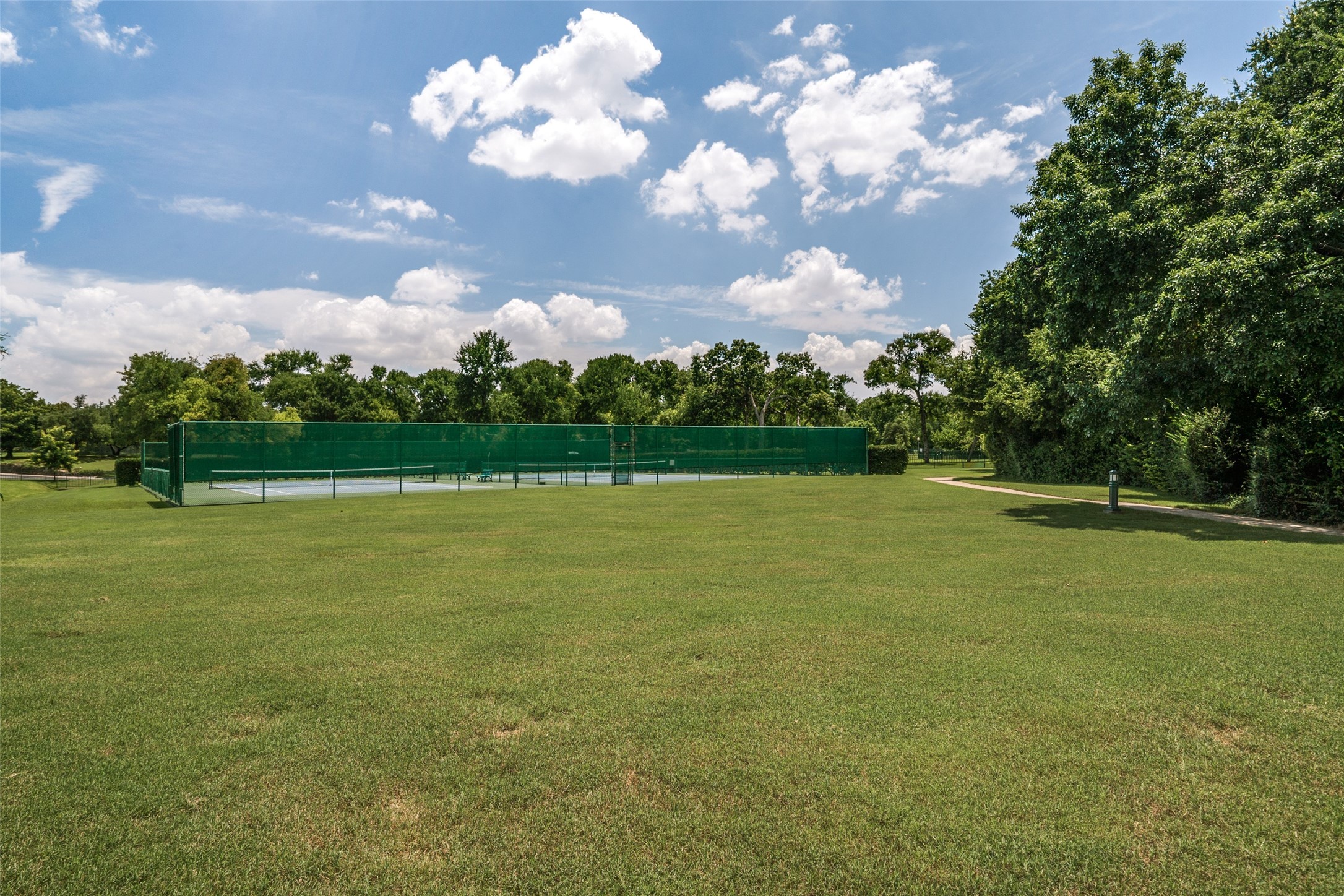 12119 Lueders Lane , Dallas, TX, 75230 | 20921811 | Realty Texas LLC