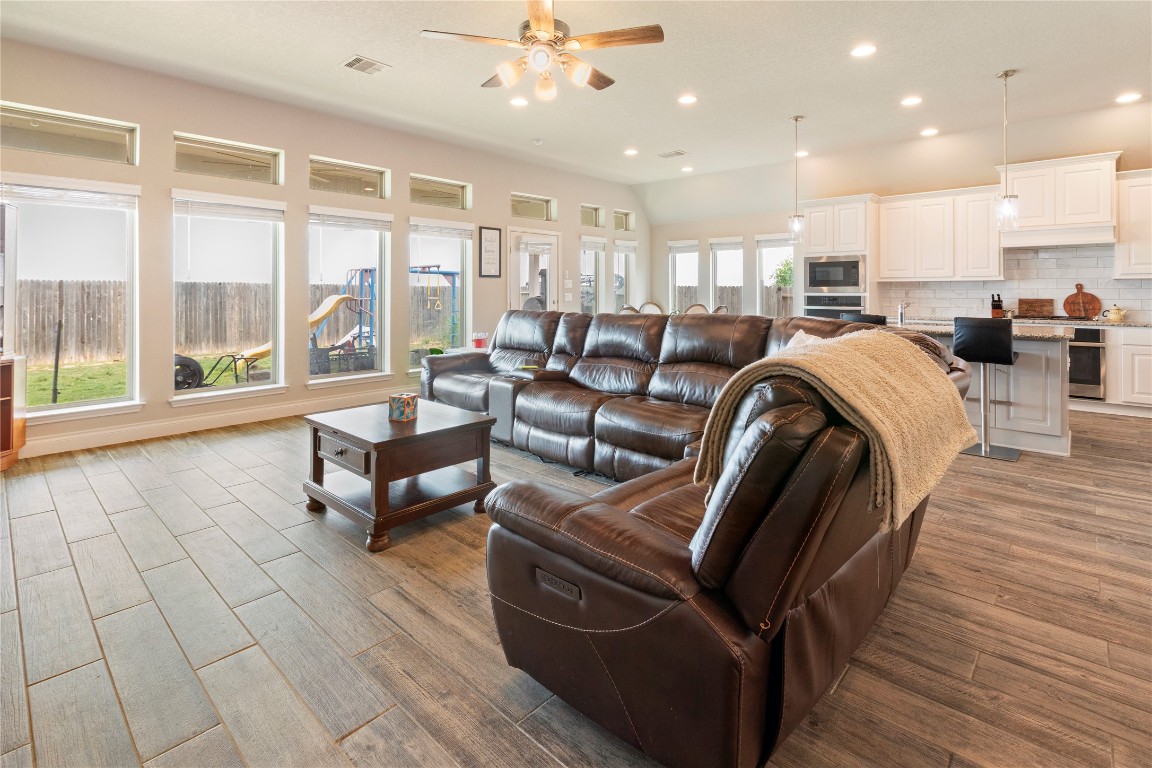 3105 High Meadow Street , Seguin, TX, 78155 | 4187029 | Realty Texas LLC