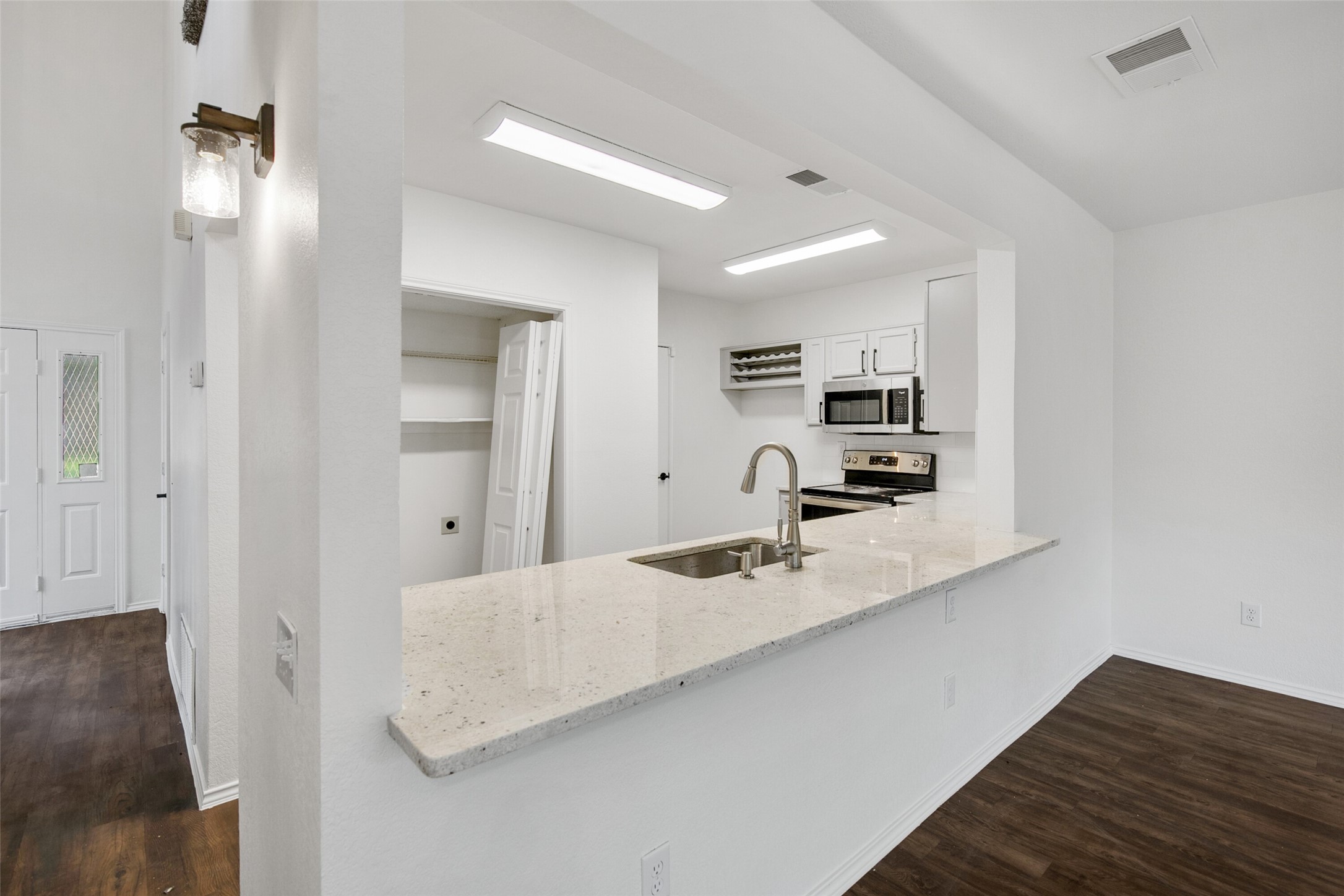 1608 Creek Bank Lane Q , Arlington, TX, 76014 | 20923264 | Realty Texas LLC