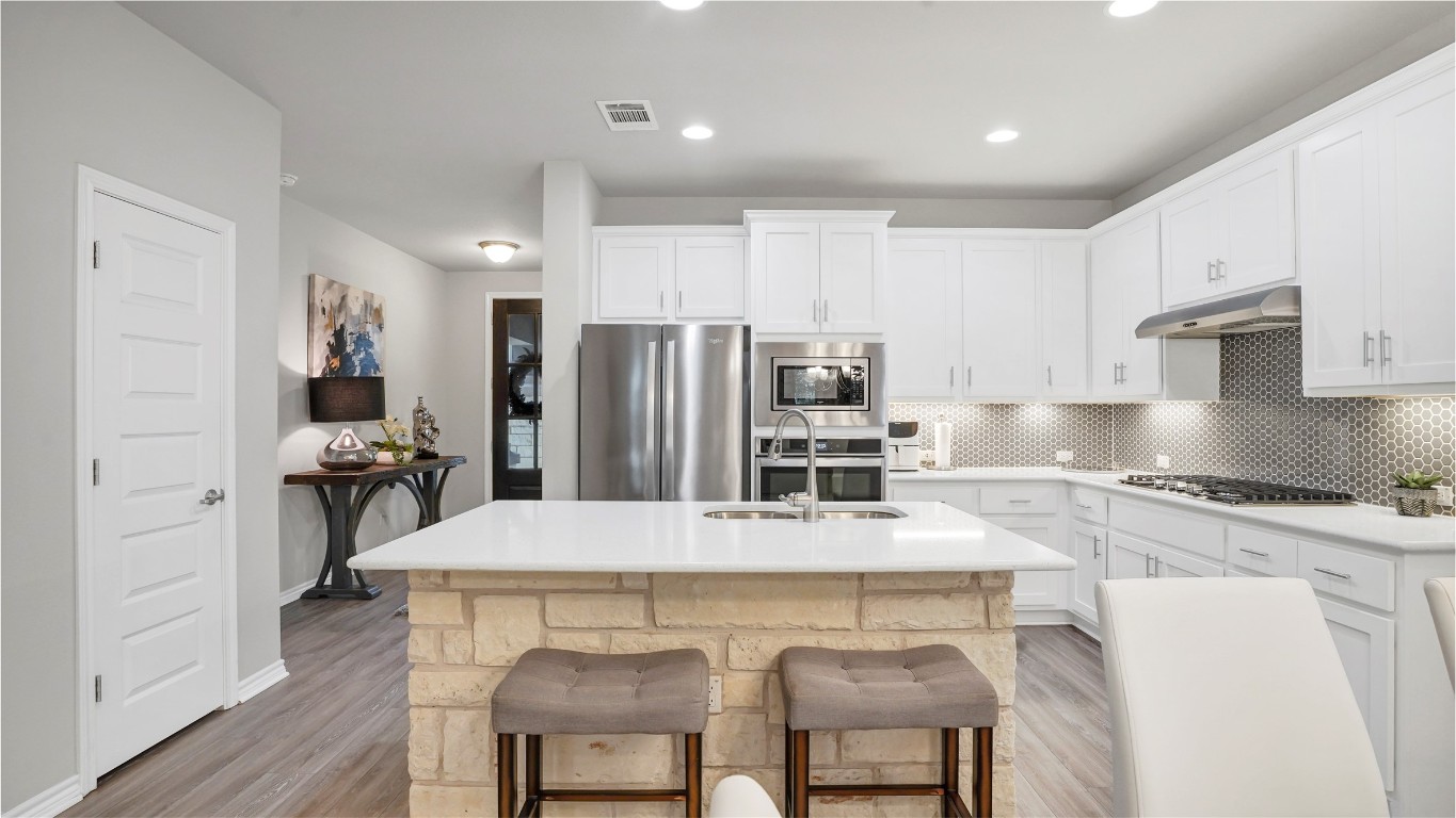 1621 Winding Stream Trail , Leander, TX, 78641 | 4638000 | Realty Texas LLC