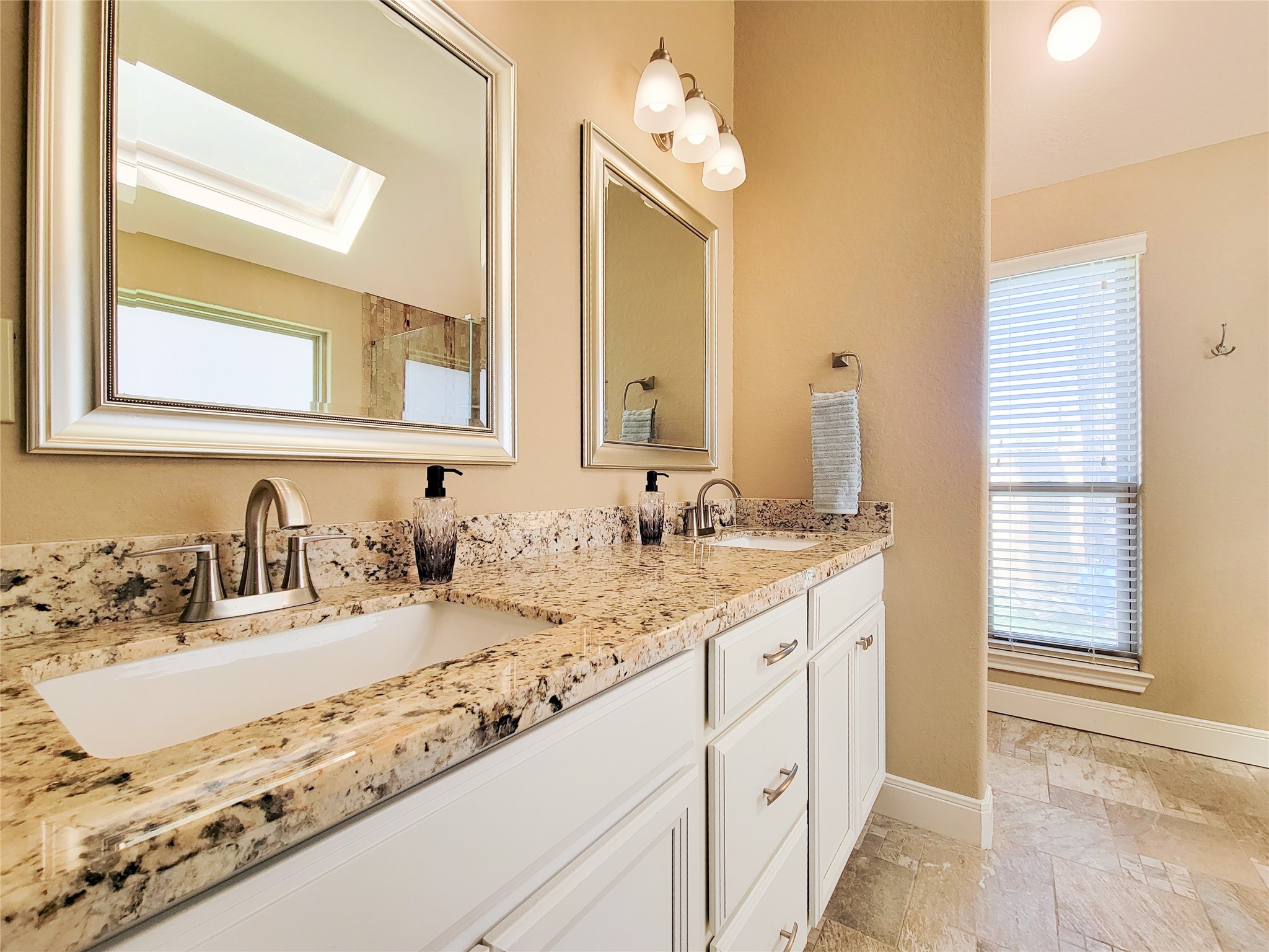 4021 Fatta Drive Drive , Dickinson, TX, 77539 | 67255633 | Realty Texas LLC