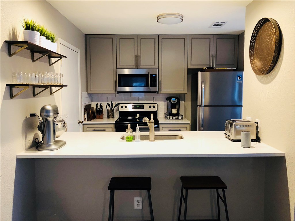 1510 Camp Craft Road D , West Lake Hills, TX, 78746 | 6543769 | Realty Texas LLC