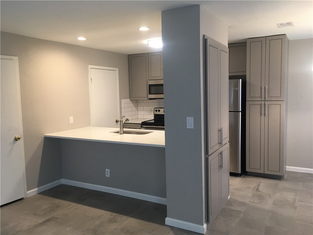 1510 Camp Craft Road D , West Lake Hills, TX, 78746 | 6543769 | Realty Texas LLC