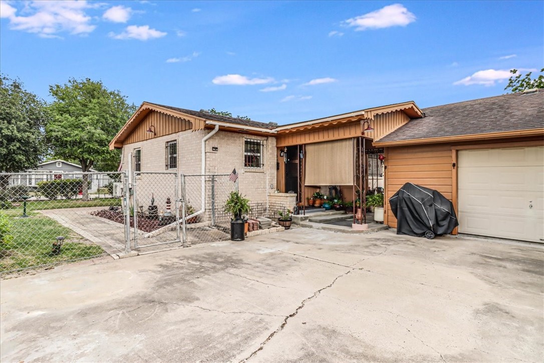 1032 Illinois Street , Robstown, TX, 78380 | 458353 | Realty Texas LLC