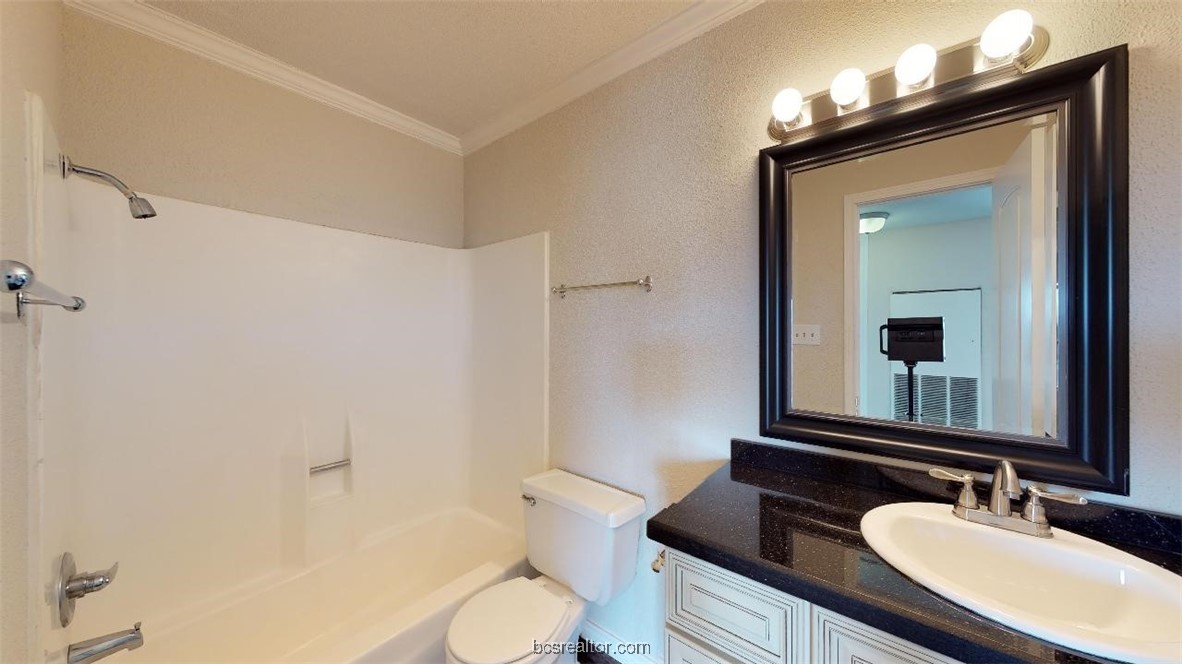 904 University Oaks Boulevard 26 , College Station, TX, 77840 | 25005278 | Realty Texas LLC