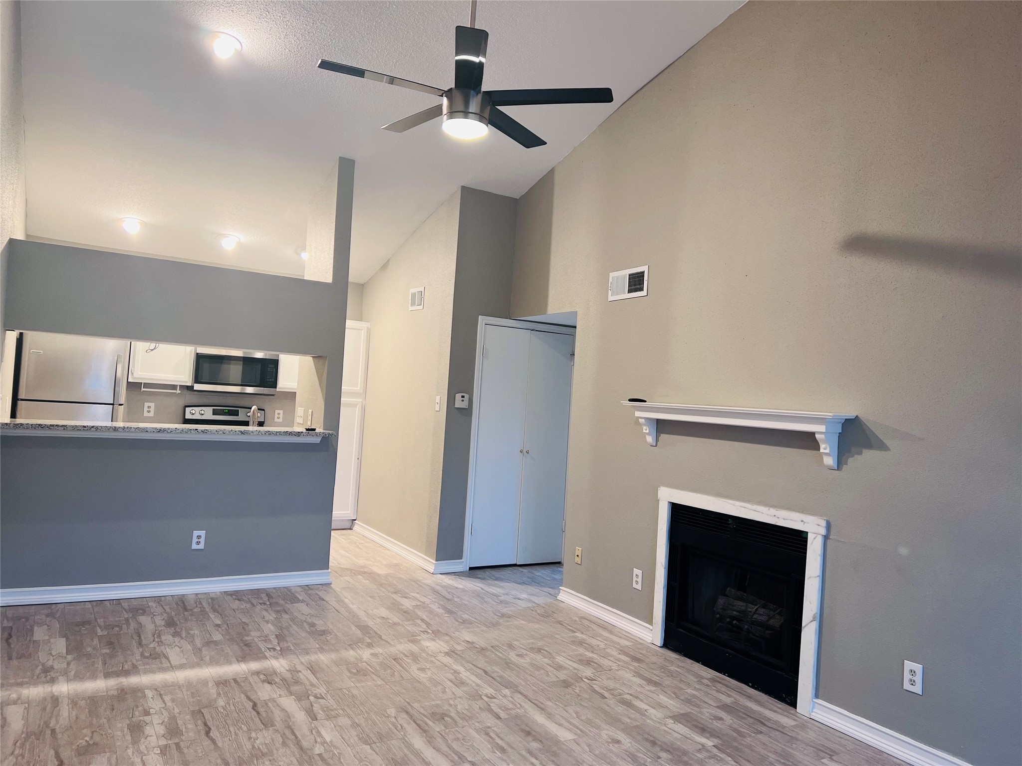 2121 El Paseo Street 2204 , Houston, TX, 77054 | 38239987 | Realty Texas LLC