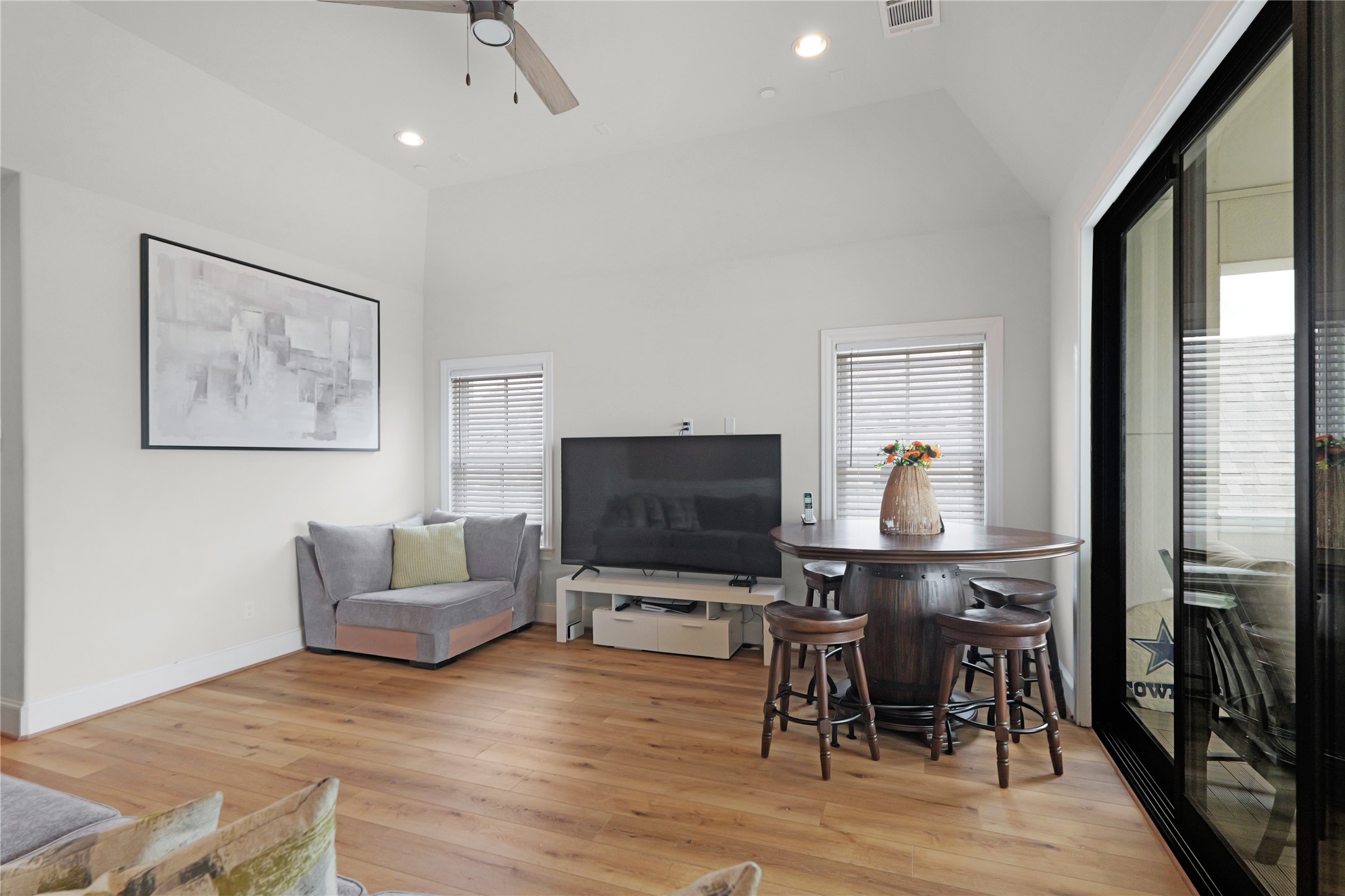 6113 Nicholas Grove Place , Houston, TX, 77055 | 94659953 | Realty Texas LLC