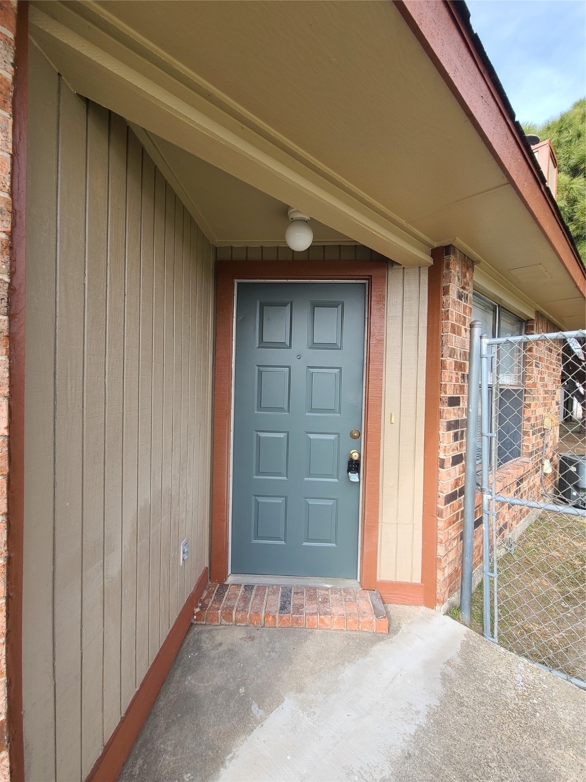 302 W Warrior Trail , Grand Prairie, TX, 75052 | 20924575 | Realty Texas LLC