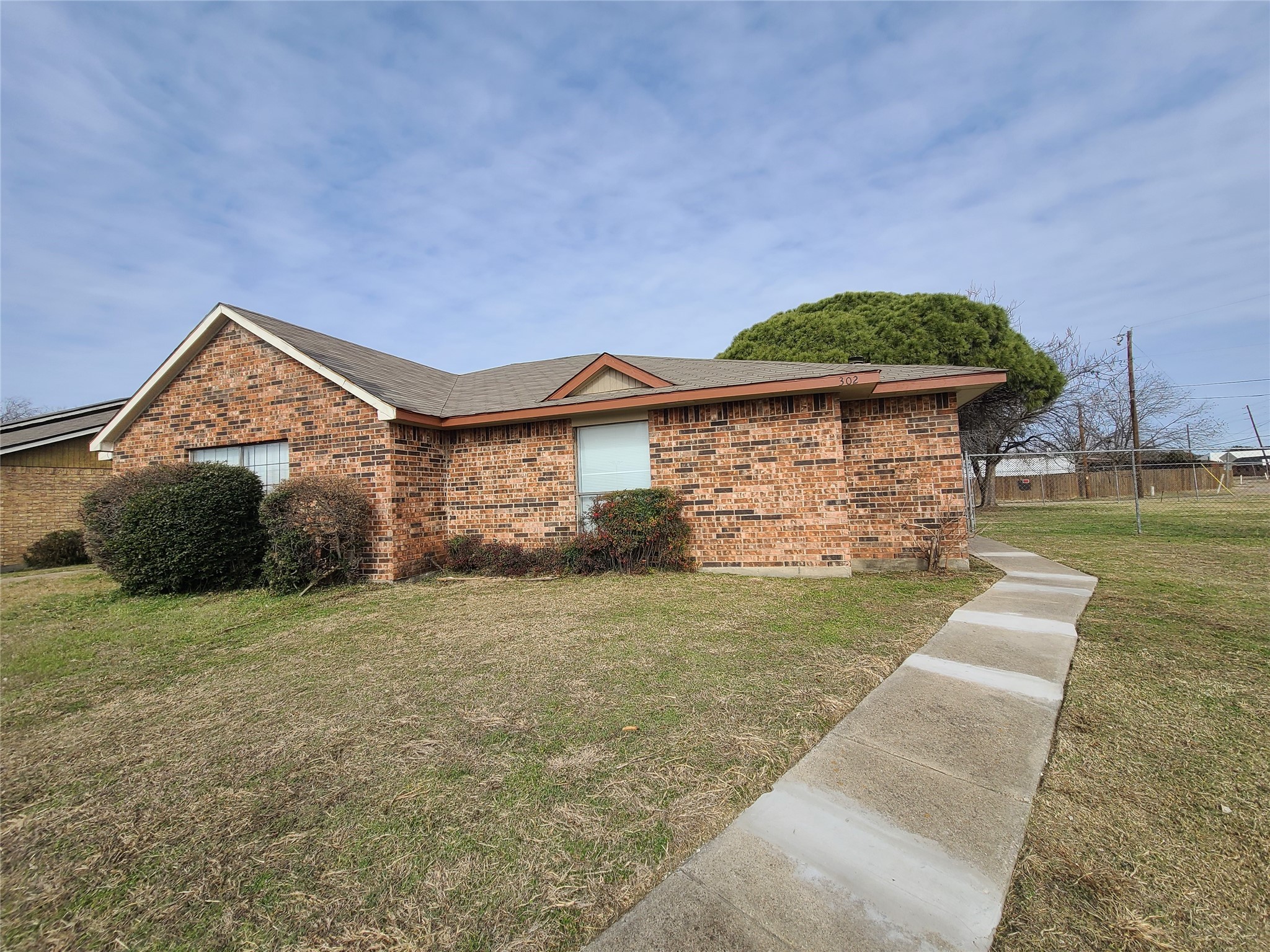 302 W Warrior Trail , Grand Prairie, TX, 75052 | 20924575 | Realty Texas LLC