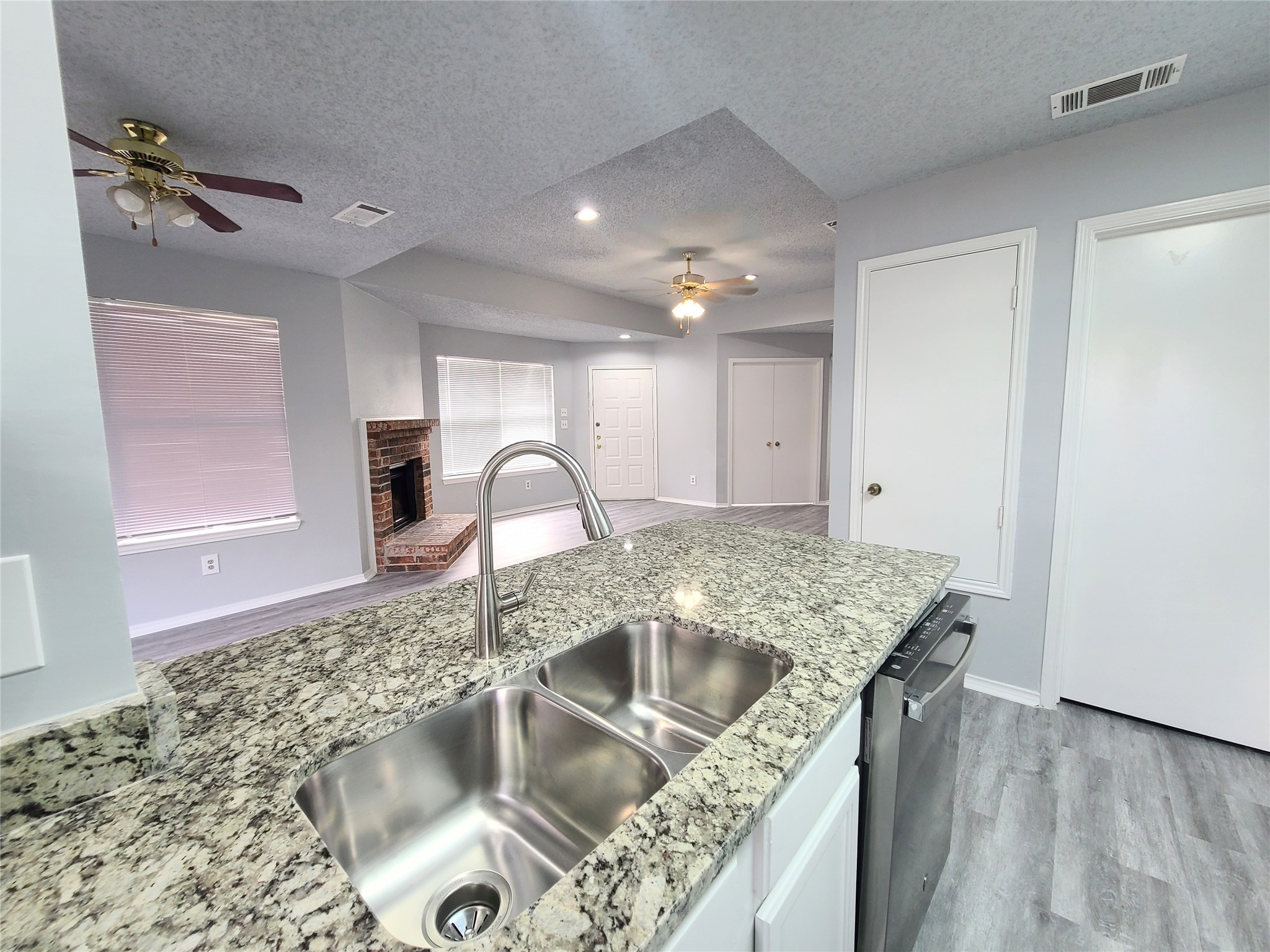 302 W Warrior Trail , Grand Prairie, TX, 75052 | 20924575 | Realty Texas LLC