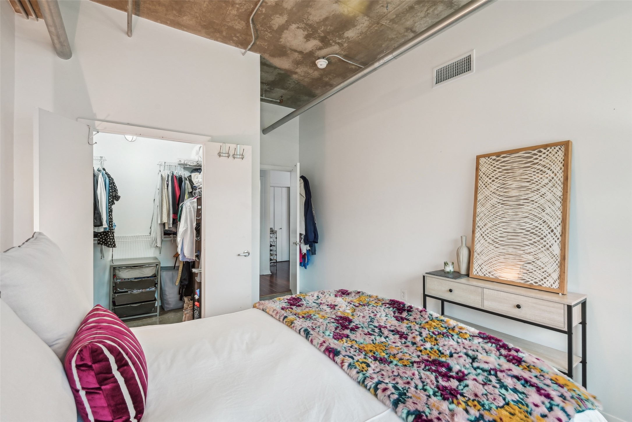 1001 Belleview Street 403 , Dallas, TX, 75215 | 20924365 | Realty Texas LLC