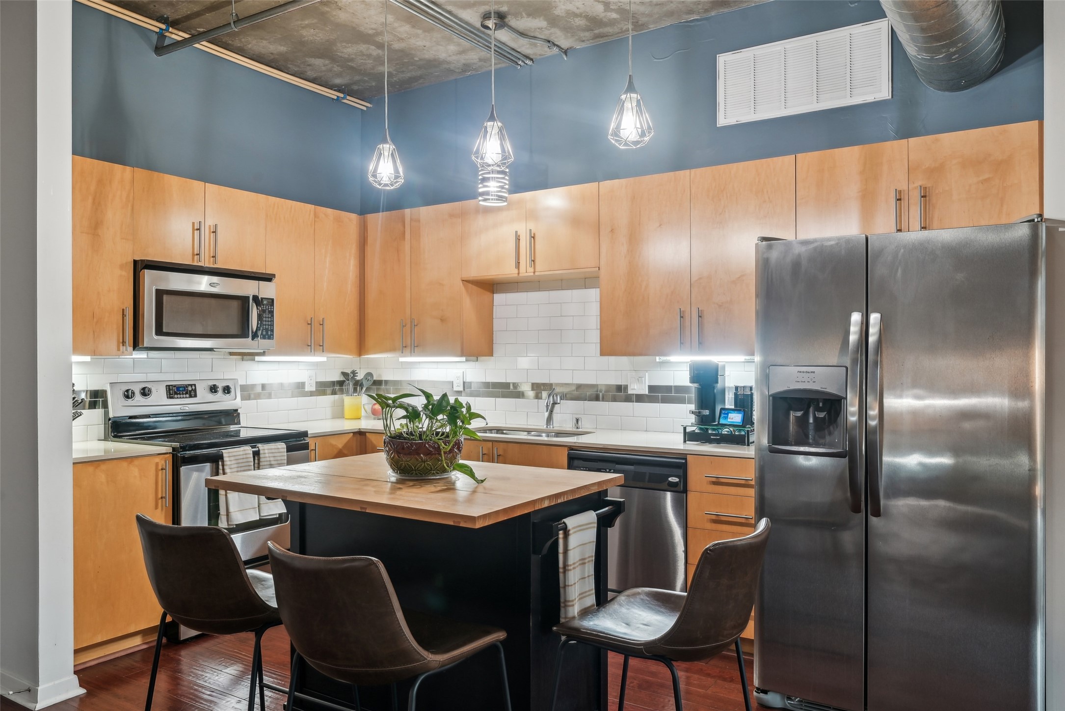 1001 Belleview Street 403 , Dallas, TX, 75215 | 20924365 | Realty Texas LLC